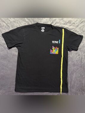 Uniqlo "The Game Classic Pixels" Tetris T-shirt SIZE MEDIUM